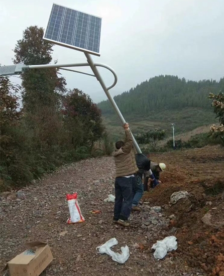 太陽能路燈安裝現場