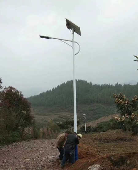 太陽能路燈安裝現場